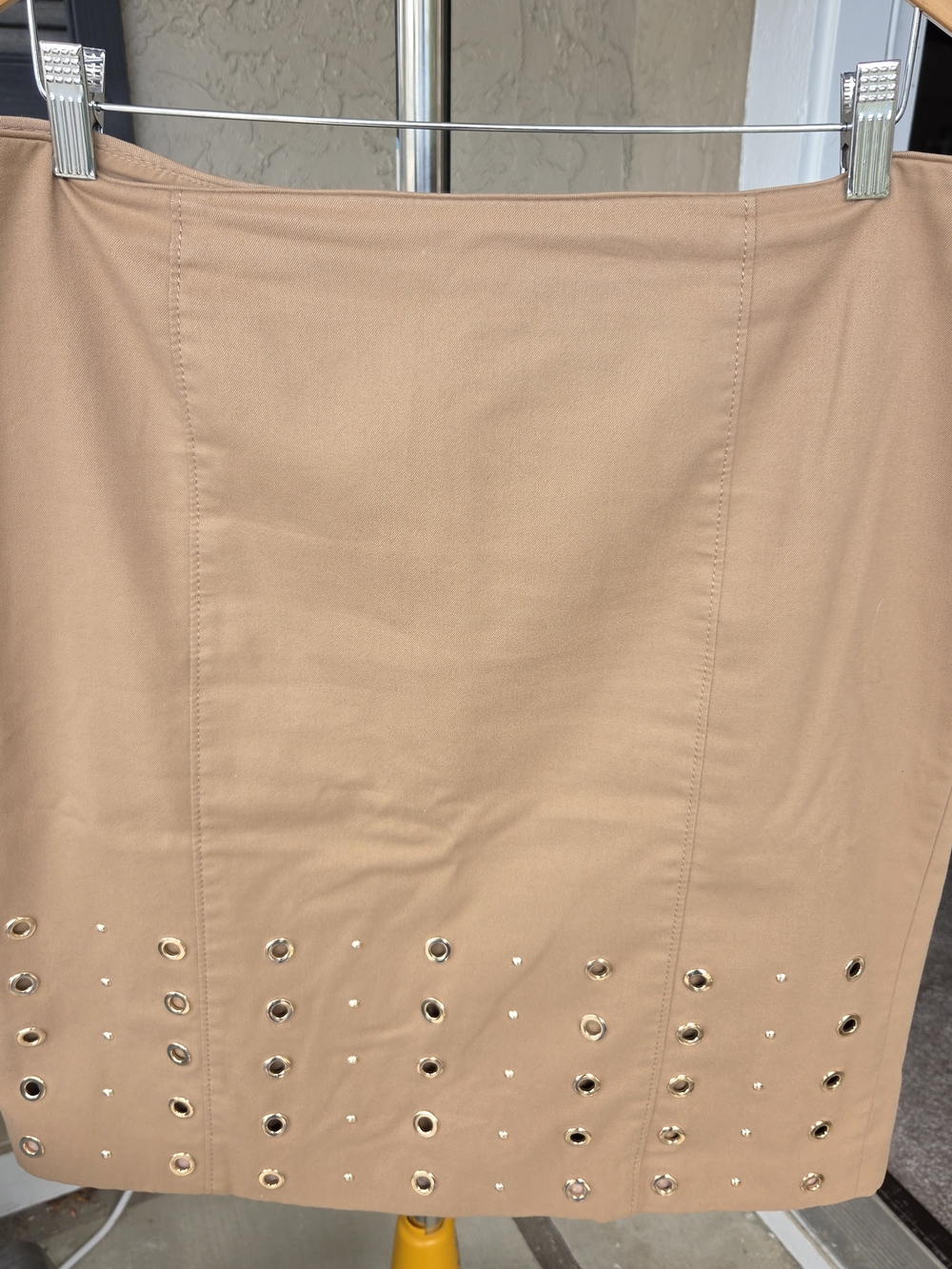 Beige Eyelet-Trim Pencil Skirt